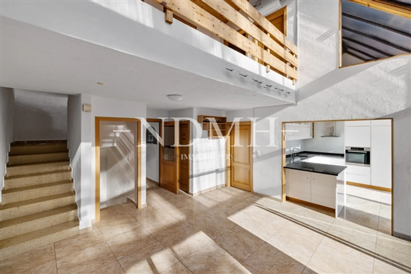 Stunning Detached Villa in an Extraordinary Setting - Photo 3 of 13