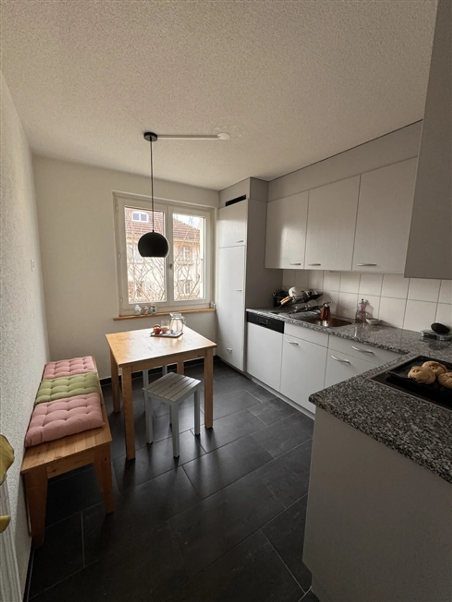 3-room apartment in Hünibach (BE), furnished, temporary - Photo 3 of 9