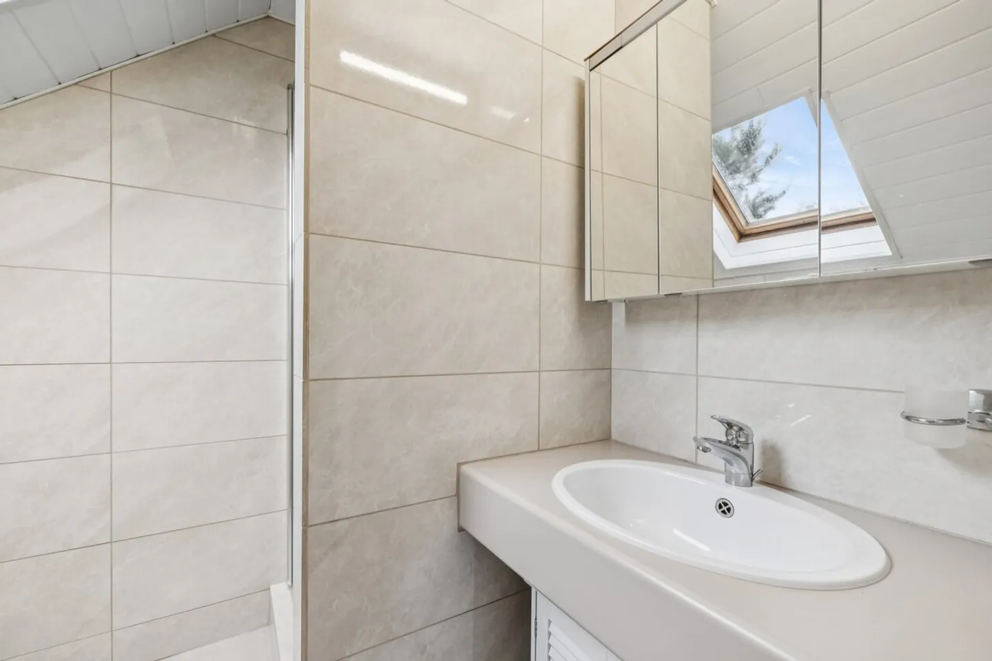 Renovated family villa in Commugny with independent guest studio - Photo 9 of 11