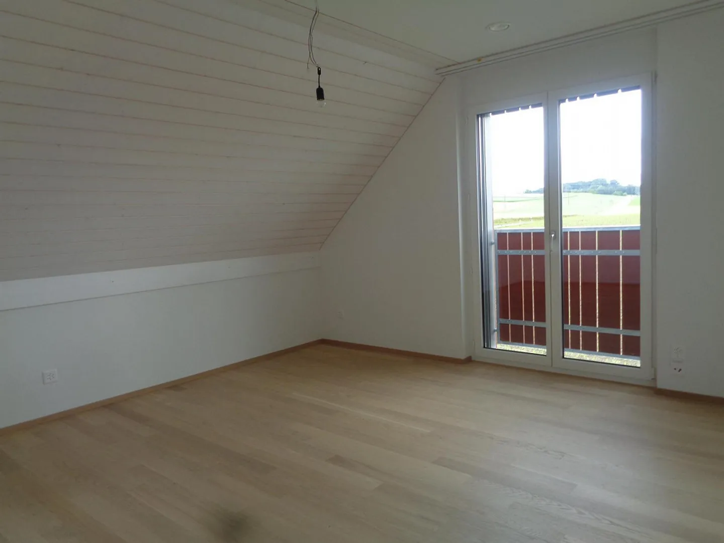 Grosszügige 5.5 Zimmer-Maisonettewohnung in Oberwil b. Nürensdorf - Foto 4 von 13