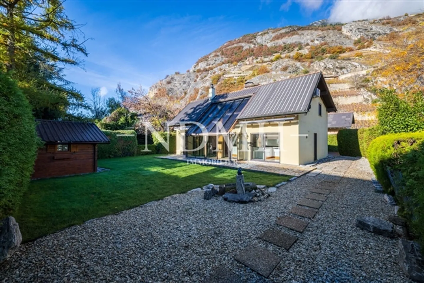 Stunning Detached Villa in an Extraordinary Setting - Photo 10 of 13