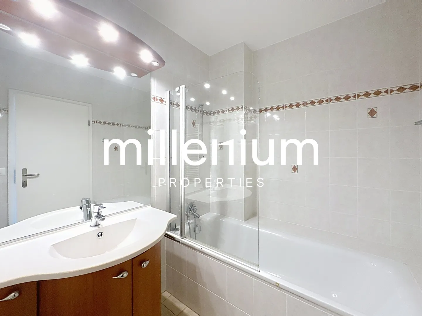 Appartamento attico attraversante senza affacci con terrazza - Foto 7 di 10