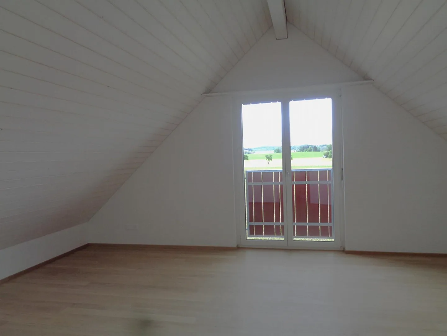 Grosszügige 5.5 Zimmer-Maisonettewohnung in Oberwil b. Nürensdorf - Foto 6 von 13