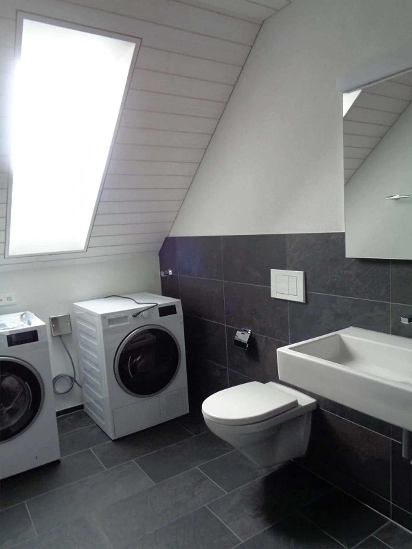 Grosszügige 5.5 Zimmer-Maisonettewohnung in Oberwil b. Nürensdorf - Foto 8 von 13