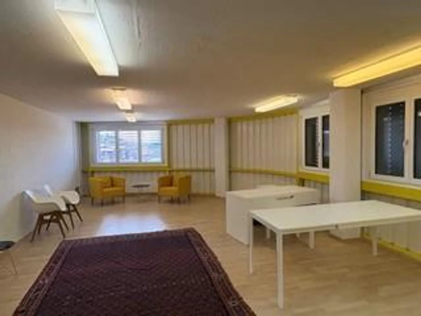 Vielseitiger Büroraum zu vermieten - Foto 2 von 3