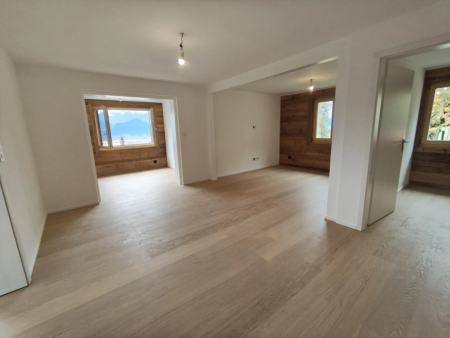 5-room apartment - Photo 1 of 16