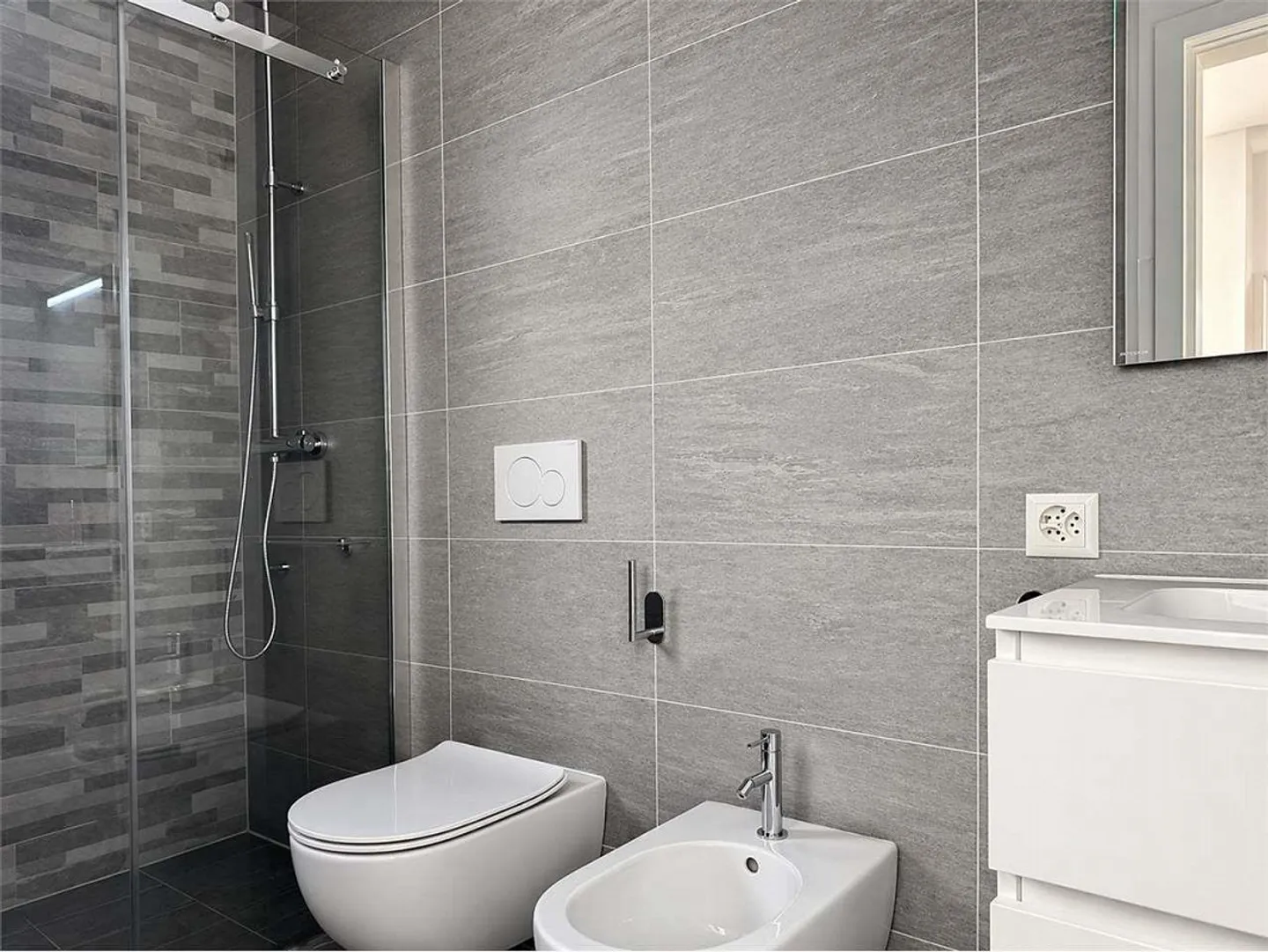 Exklusives Duplex mit 4,5 Zimmern im Herzen von Cassarate - Foto 10 von 11