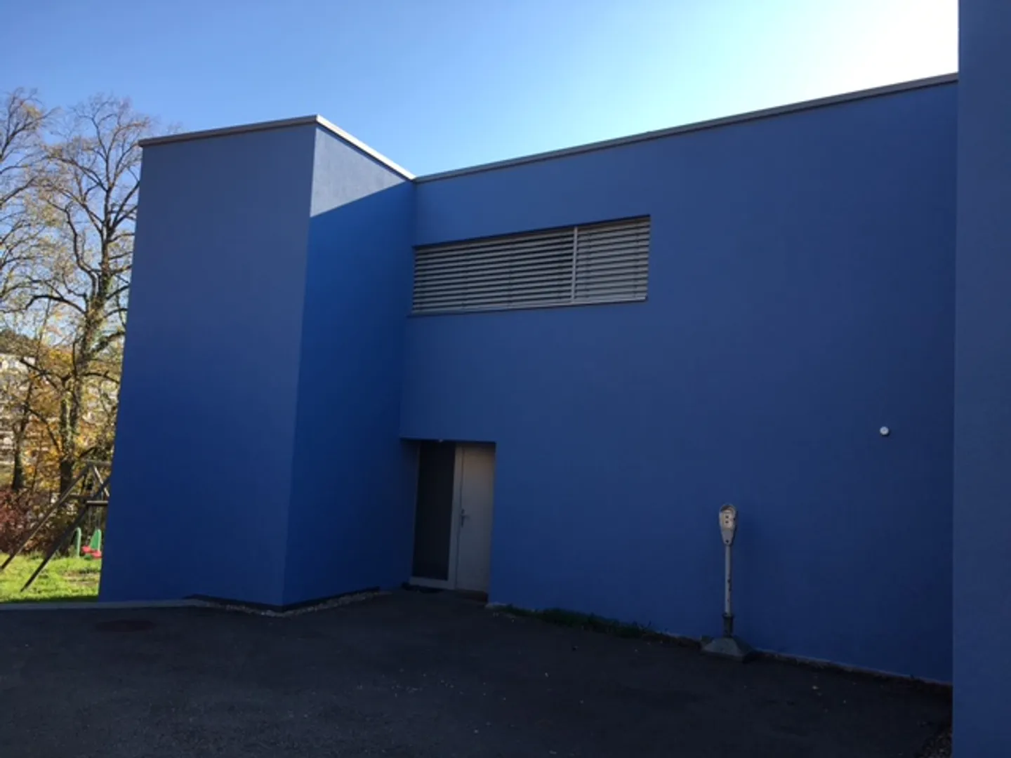 Casa a schiera spaziosa con 6 stanze a Neuchâtel - Vista, calma e comfort familiare - Foto 1 di 10