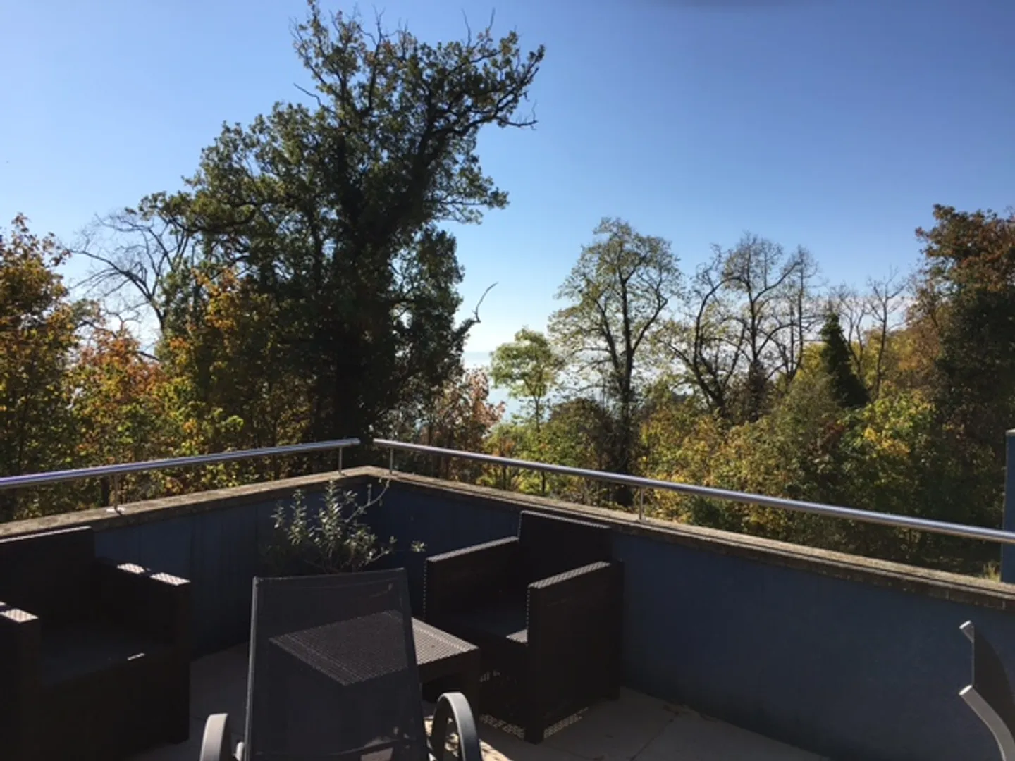 Casa a schiera spaziosa con 6 stanze a Neuchâtel - Vista, calma e comfort familiare - Foto 4 di 10