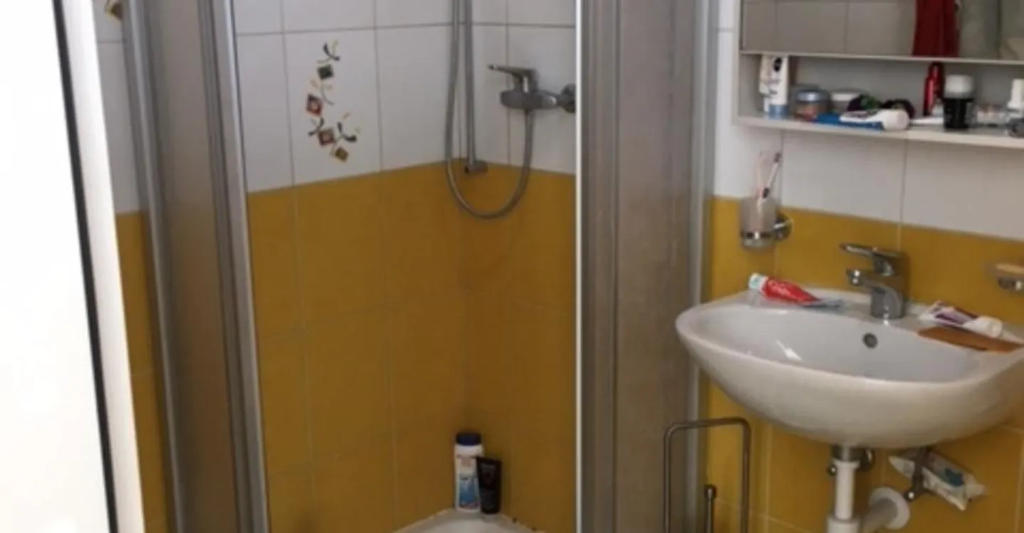 Casa a schiera spaziosa con 6 stanze a Neuchâtel - Vista, calma e comfort familiare - Foto 7 di 10