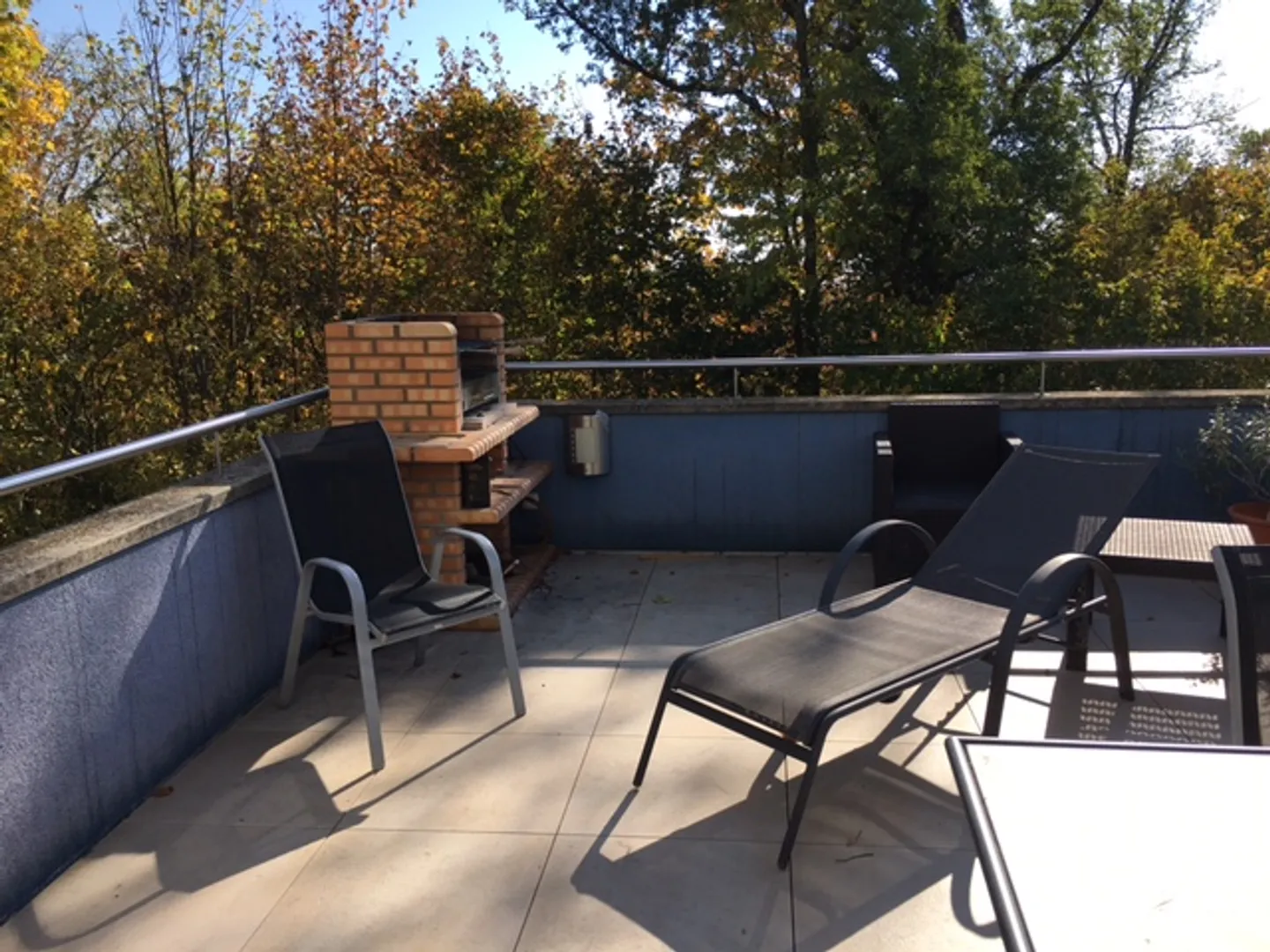 Casa a schiera spaziosa con 6 stanze a Neuchâtel - Vista, calma e comfort familiare - Foto 9 di 10