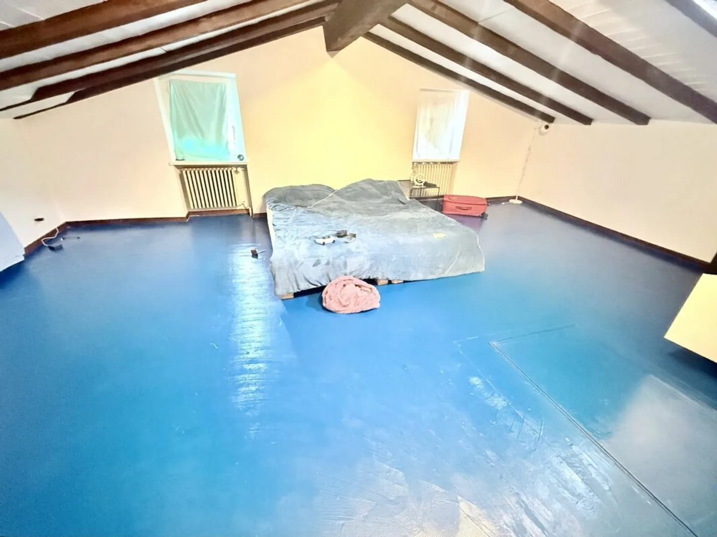 2½ stanze con carattere in soffitta - Foto 3 di 6