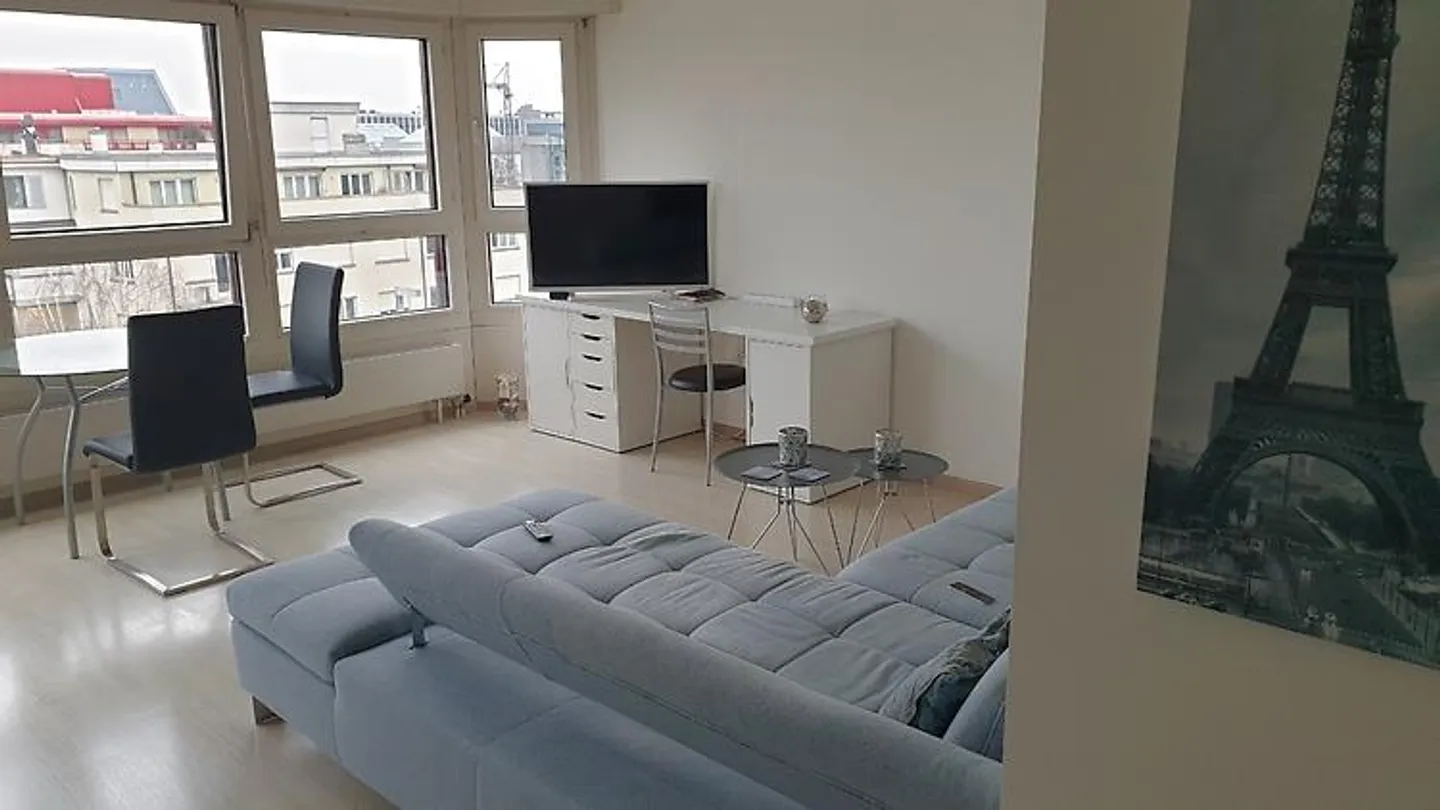 2½ ZI-WOHNUNG IN ZUG, MÖBLIERT, TEMPORÄR - Foto 1 von 8