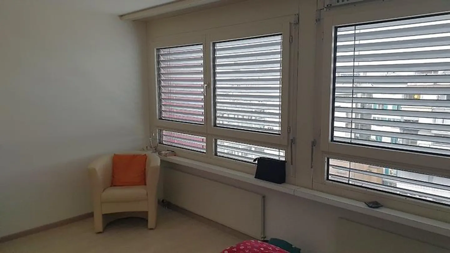 2½ ZI-WOHNUNG IN ZUG, MÖBLIERT, TEMPORÄR - Foto 4 von 8