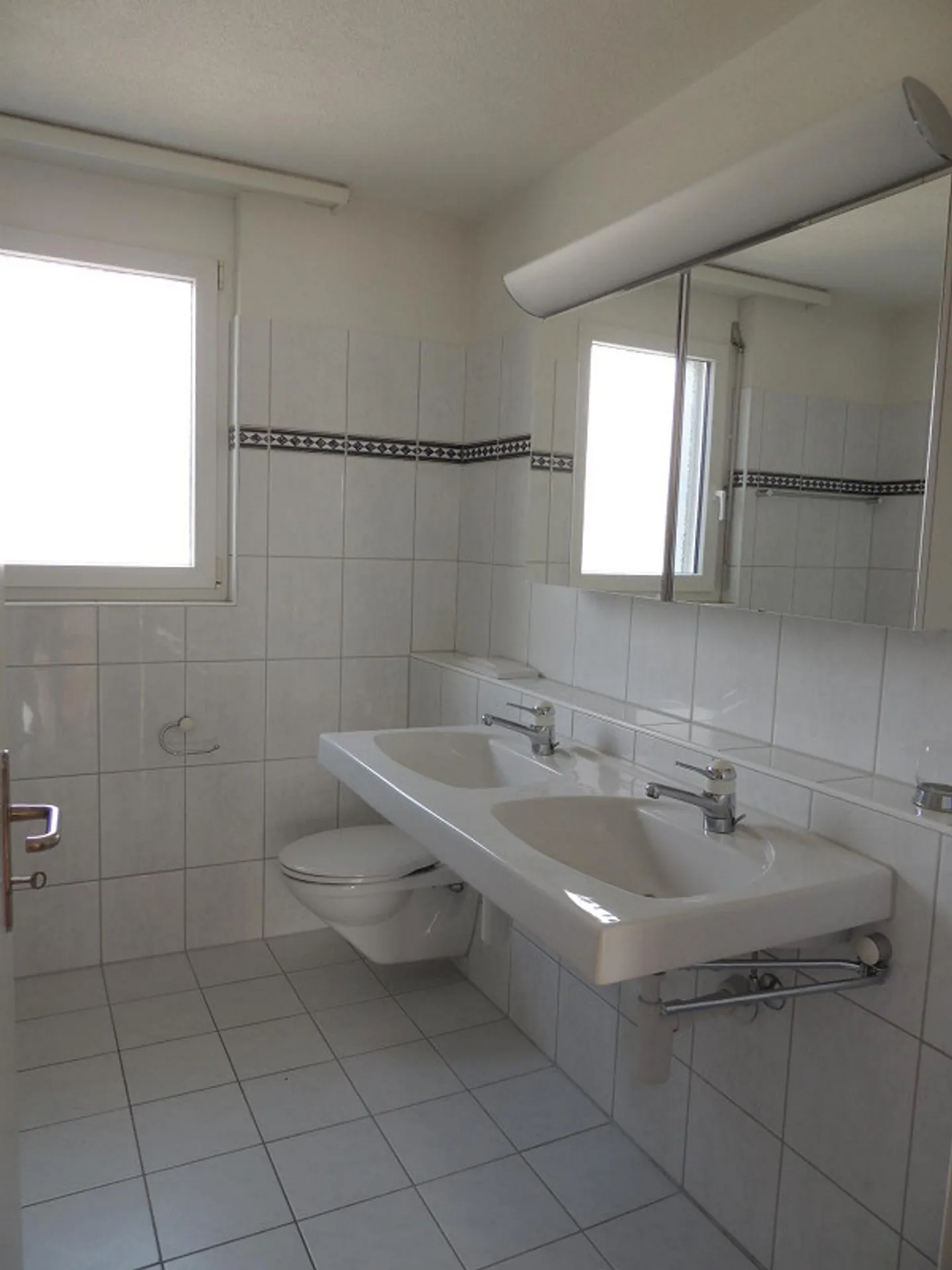 Luxuriöse Attikawohnung mit Terrassen - Foto 3 von 7