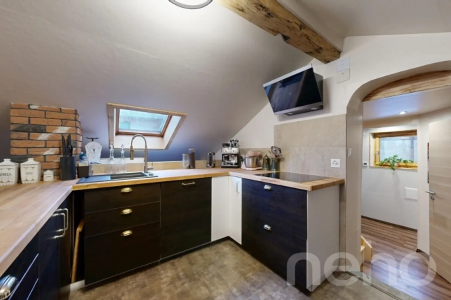 Renovated detached house with large spaces - Photo 8 of 12