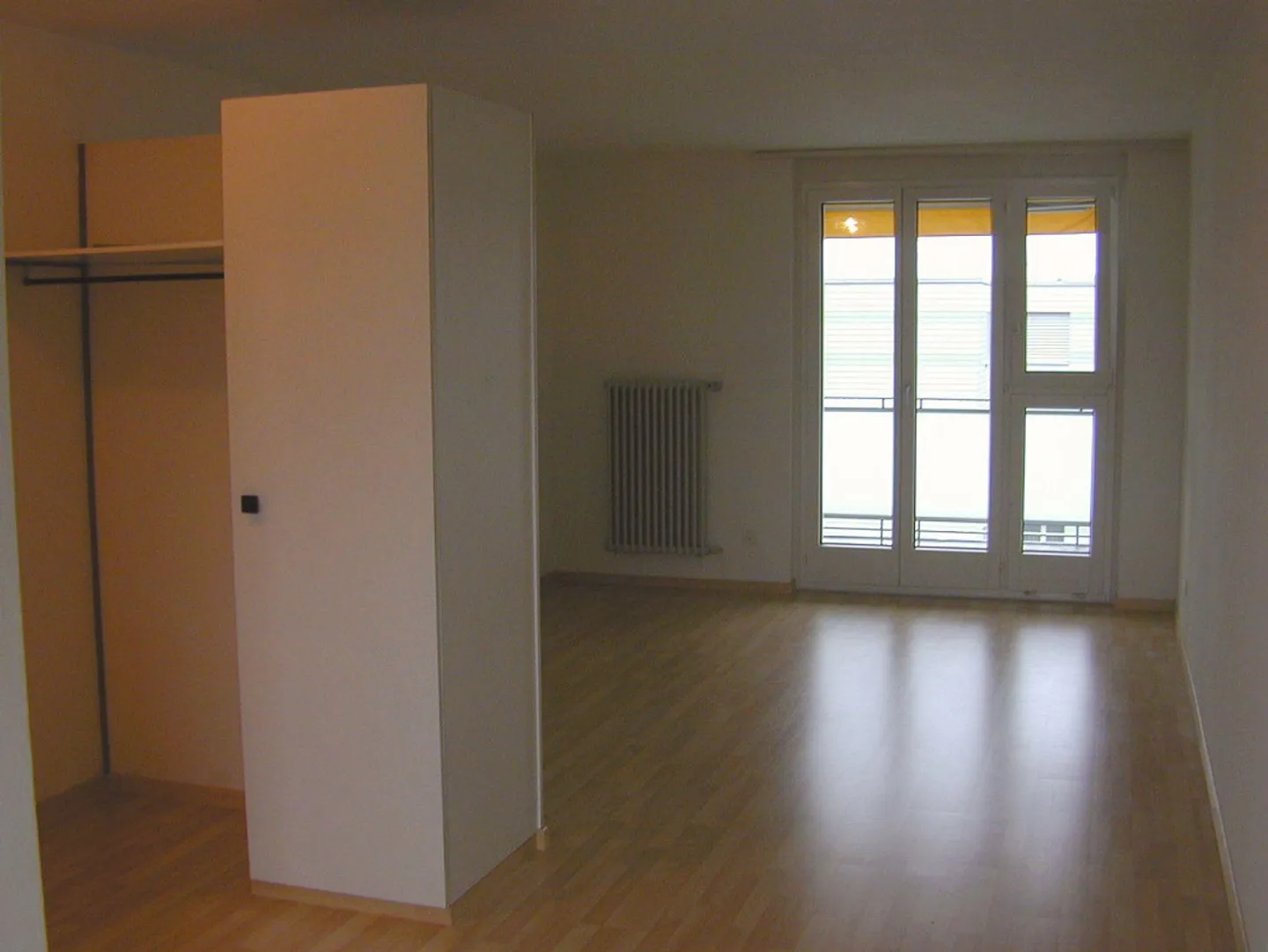 Belle appartement de 3,5 pièces au rez-de-chaussée à louer à partir du 01.07. - Photo 5 sur 6