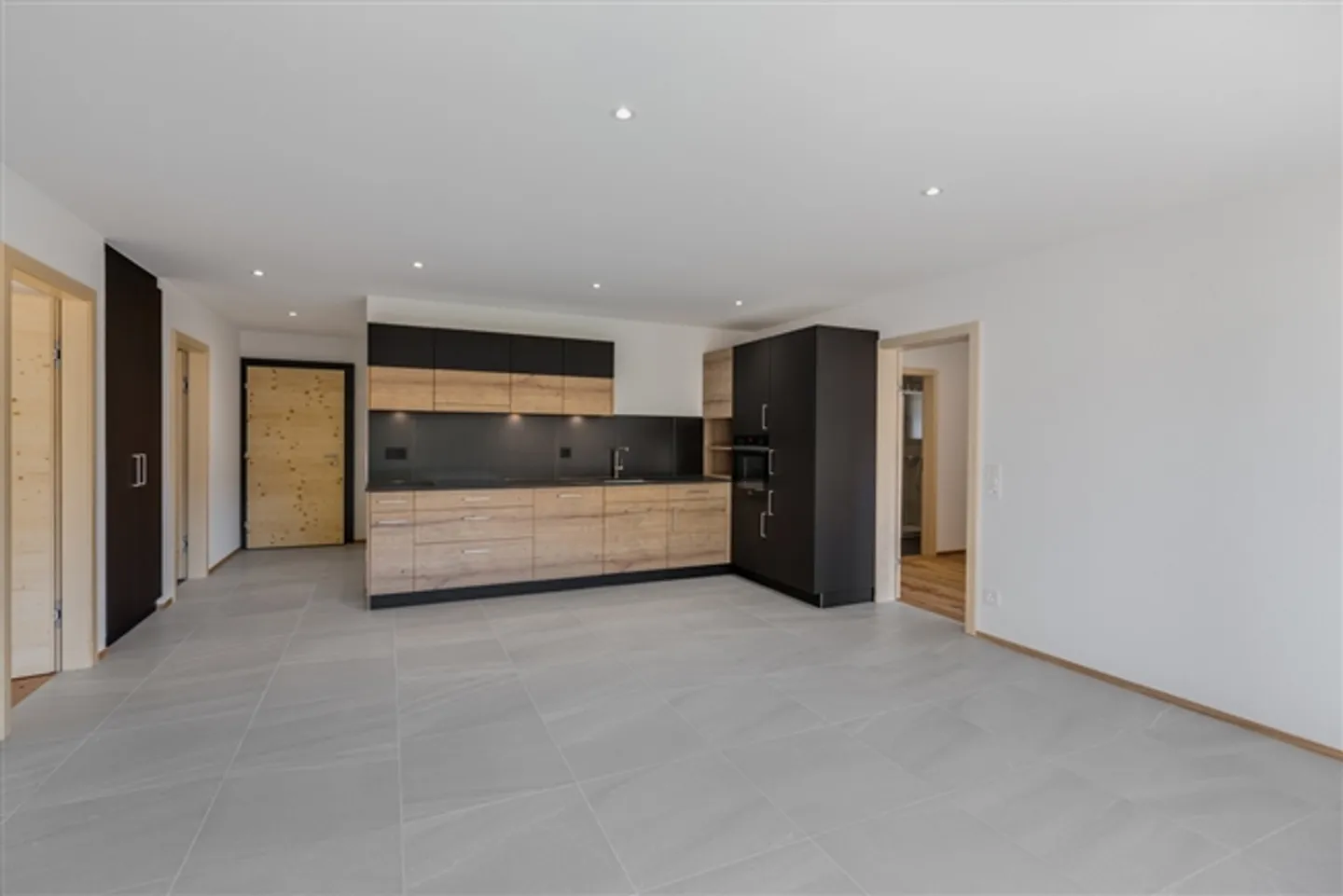 3.5 Room Apartment in Chalet with 2 Apartments - Photo 2 of 10