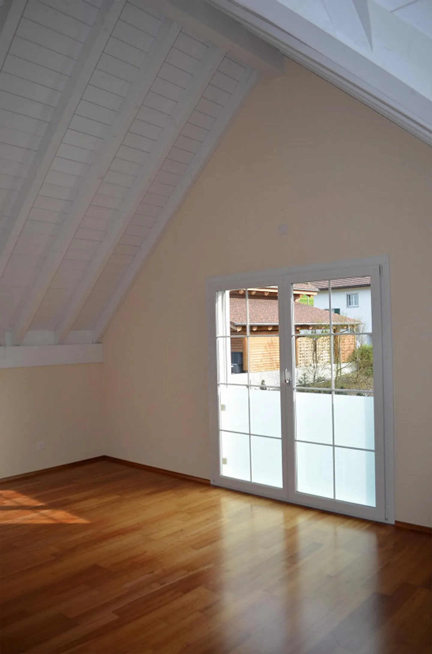 Ampia casa unifamiliare di 6,5 stanze con appartamento separato di 1,5 stanze - Foto 6 di 12