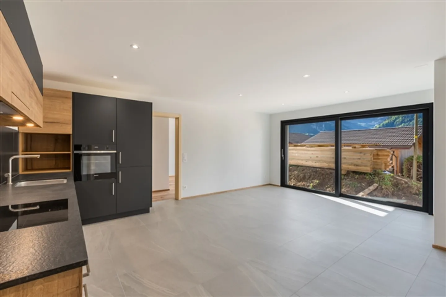 3.5 Room Apartment in Chalet with 2 Apartments - Photo 4 of 10