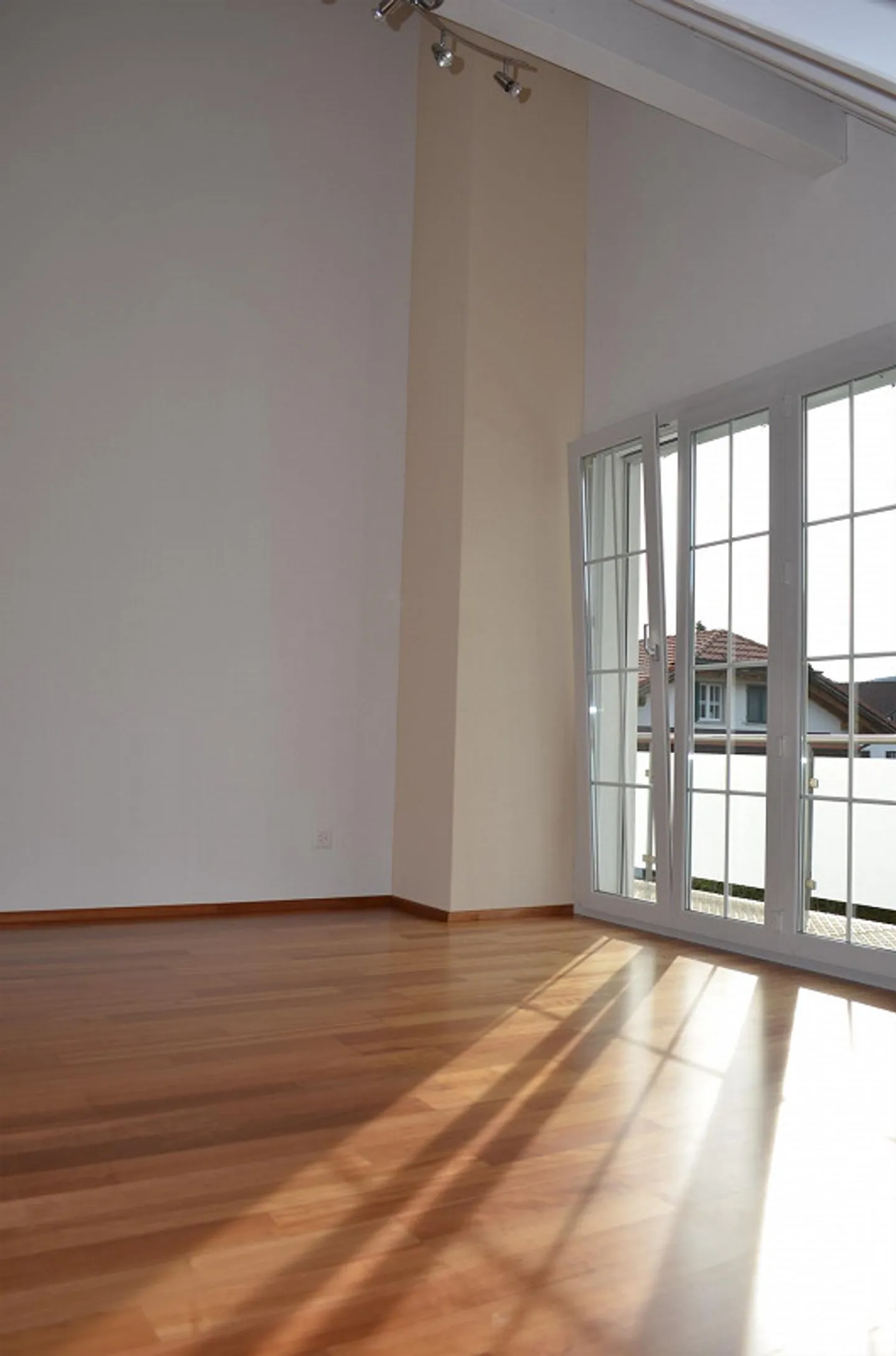 Ampia casa unifamiliare di 6,5 stanze con appartamento separato di 1,5 stanze - Foto 8 di 12