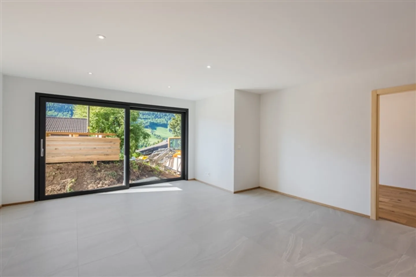 3.5 Room Apartment in Chalet with 2 Apartments - Photo 5 of 10