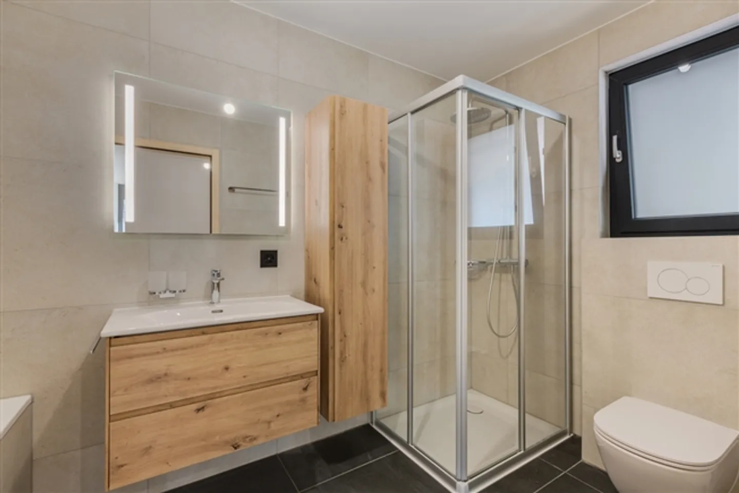 3.5 Room Apartment in Chalet with 2 Apartments - Photo 6 of 10