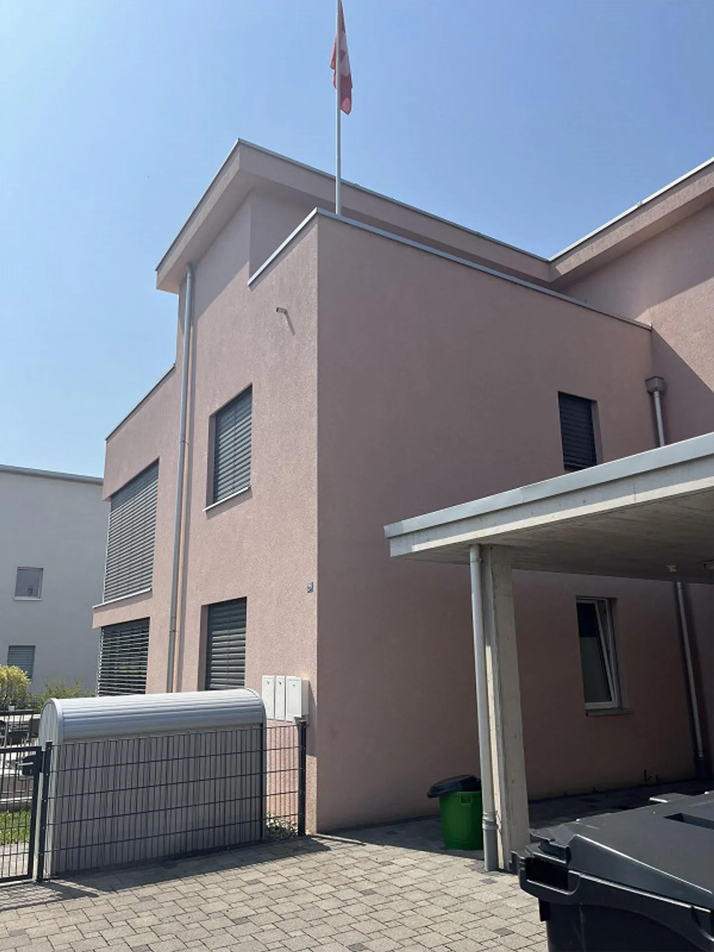 Beautiful bright 2.5 room apartment in a preferred location - Photo 4 of 24