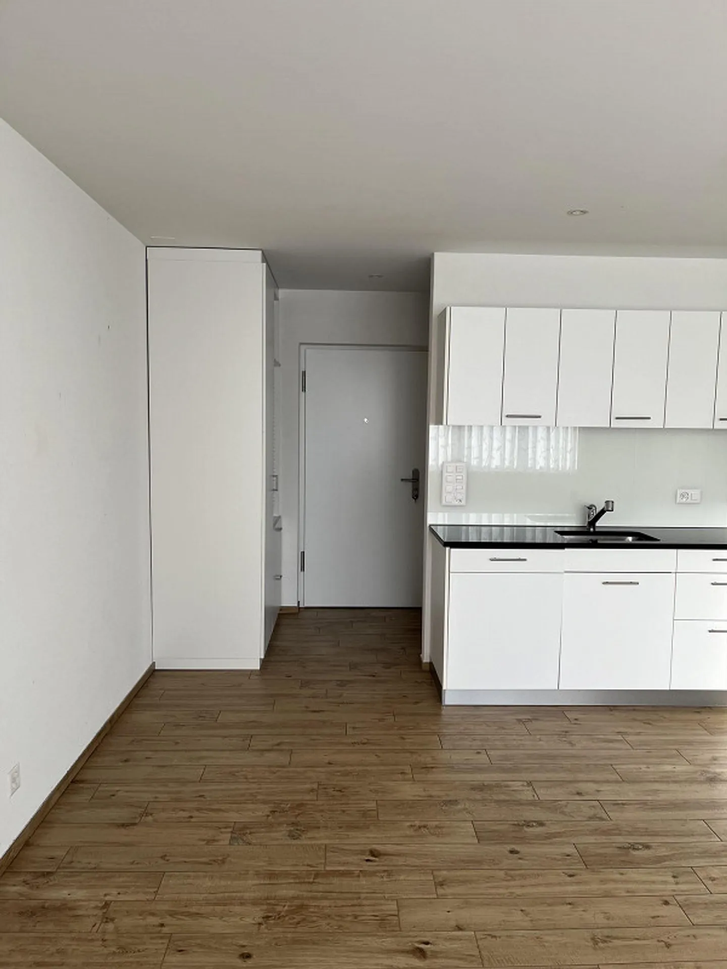 Beautiful bright 2.5 room apartment in a preferred location - Photo 9 of 24