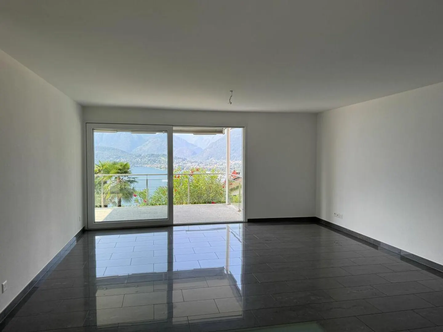 Elegante Wohnung mit Terrassen - Foto 9 von 12