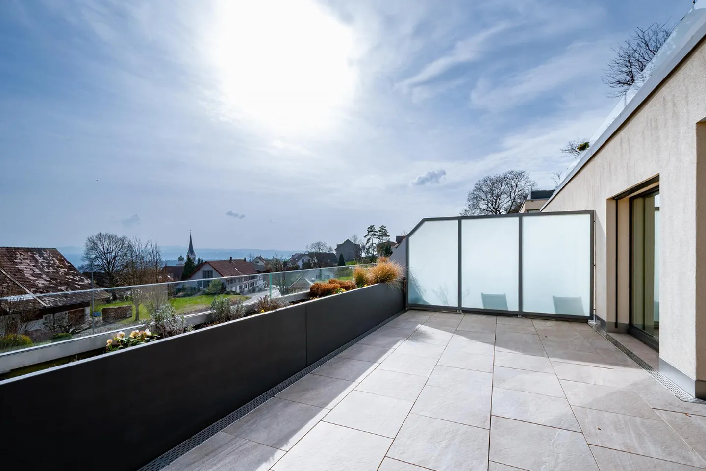 Elegante appartamento con terrazza e vista panoramica - Foto 13 di 18
