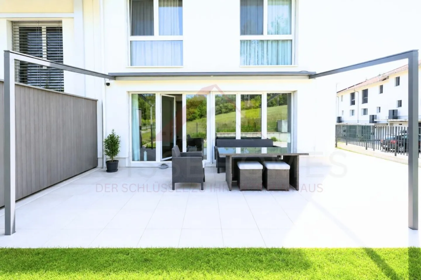 Maison de ville moderne avec piscine - Photo 8 sur 21