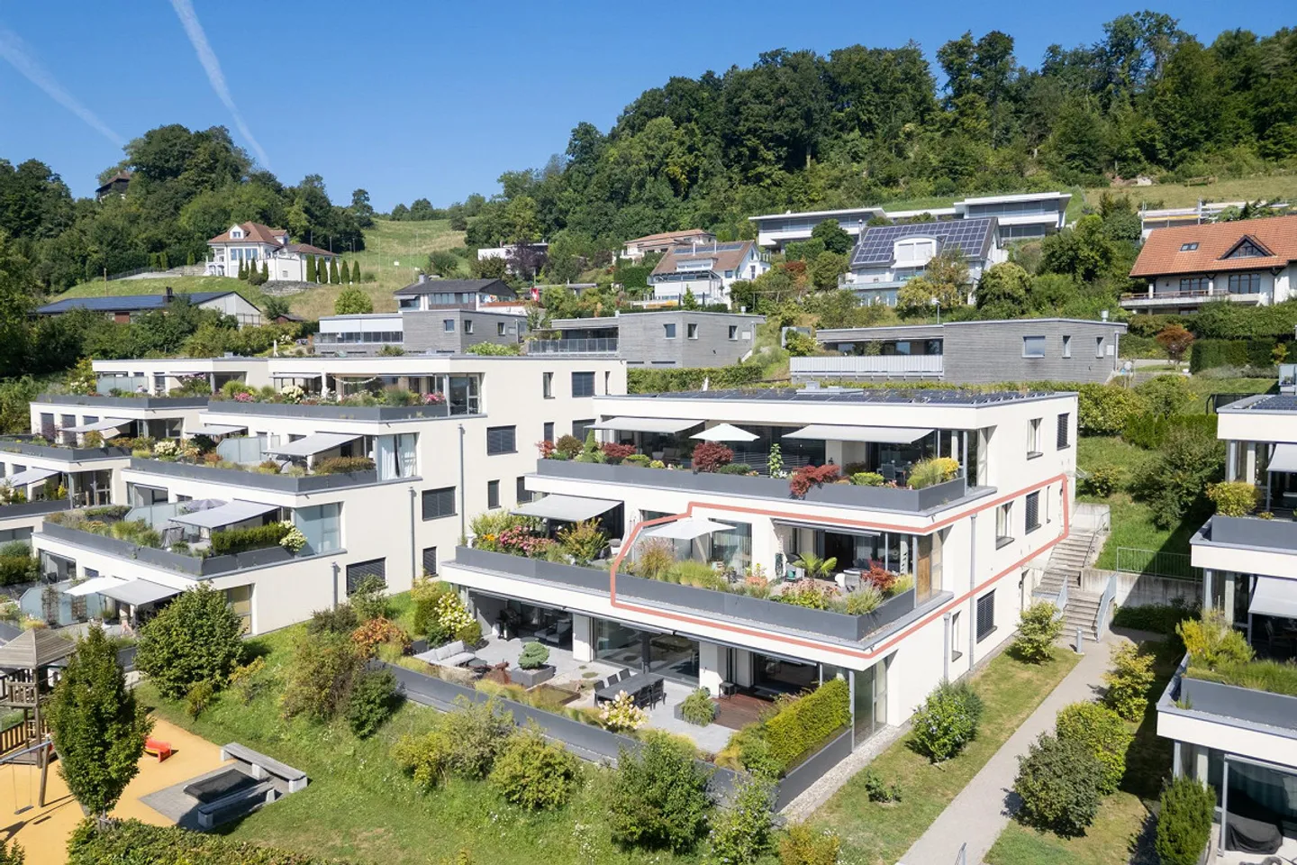 Elegante appartamento con terrazza e vista panoramica - Foto 2 di 18