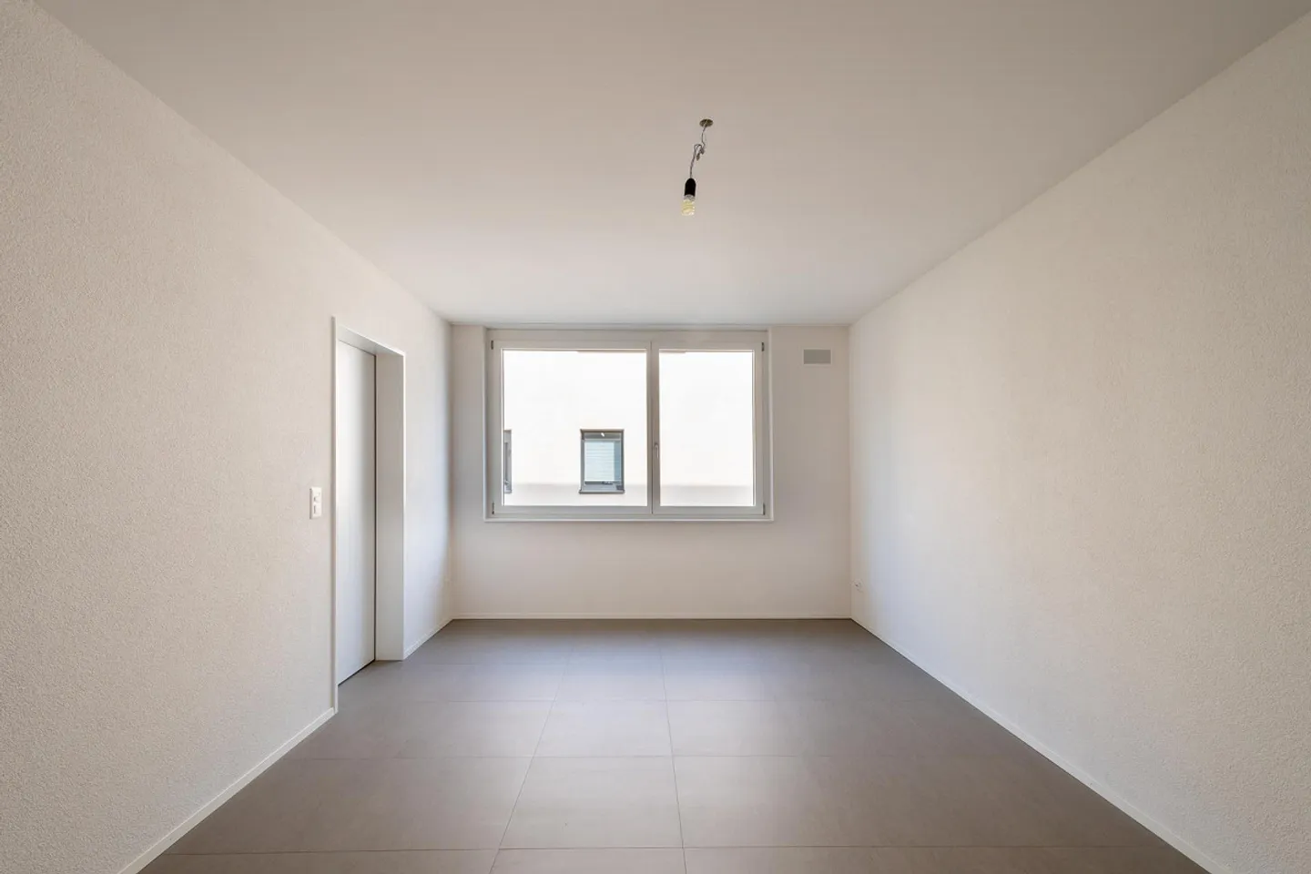 Elegante appartamento con terrazza e vista panoramica - Foto 9 di 18
