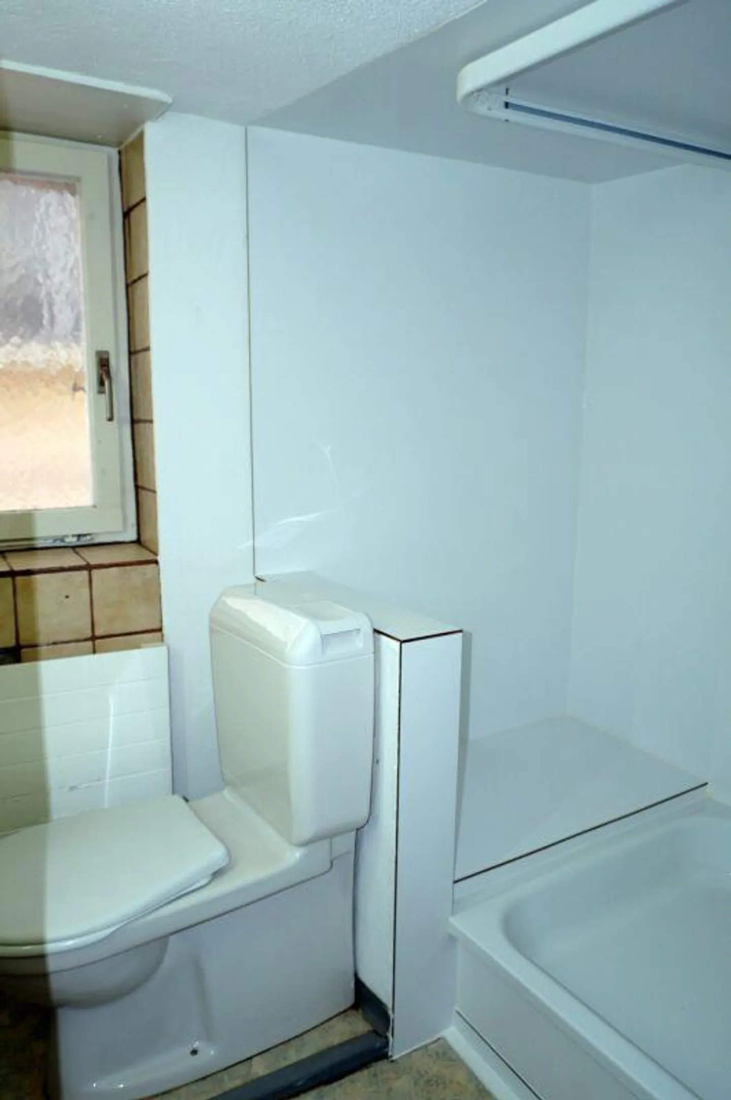 Edificio residenziale e commerciale - Foto 12 di 22