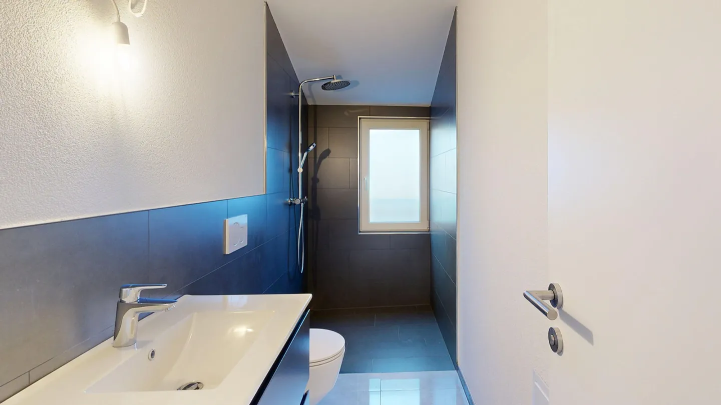 Condominio moderno di 4,5 stanze con balcone - Foto 7 di 9