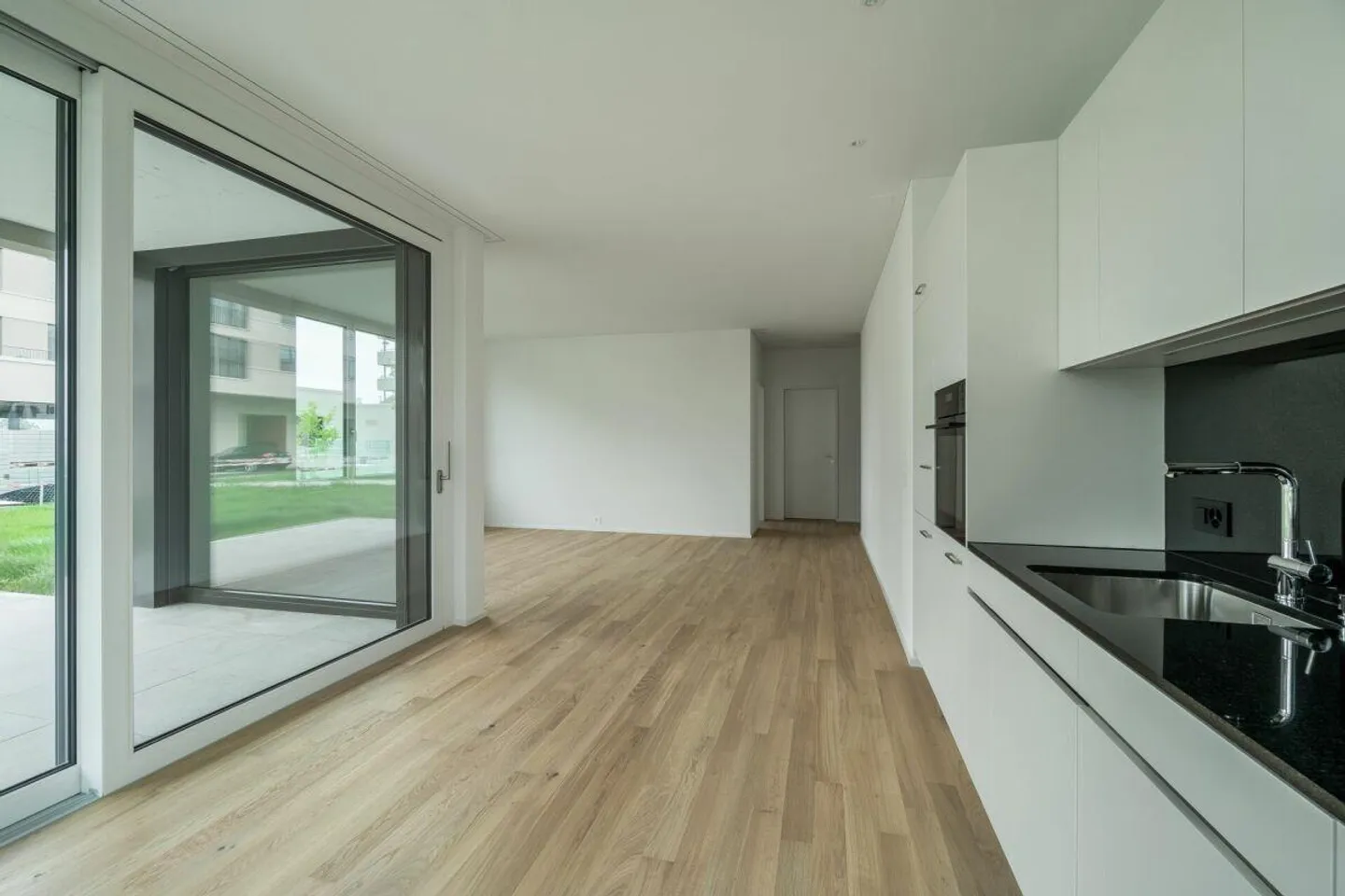Appartement moderne de 2,5 pièces au bord du lac - Photo 3 sur 9