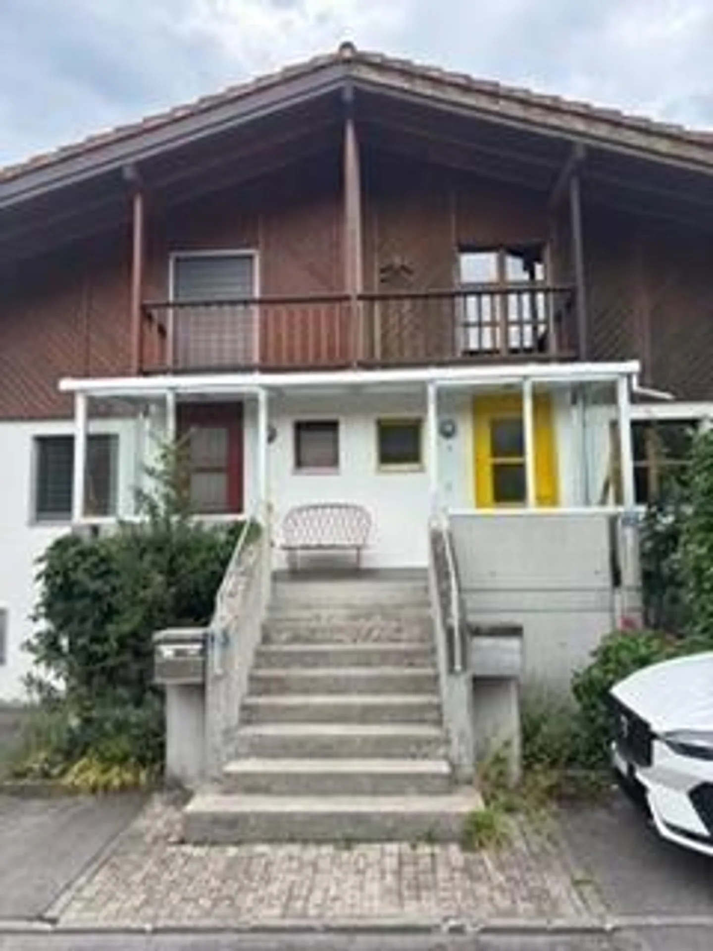 Freshly renovated 3.5 room apartment (half house) with lake view - Photo 1 of 12