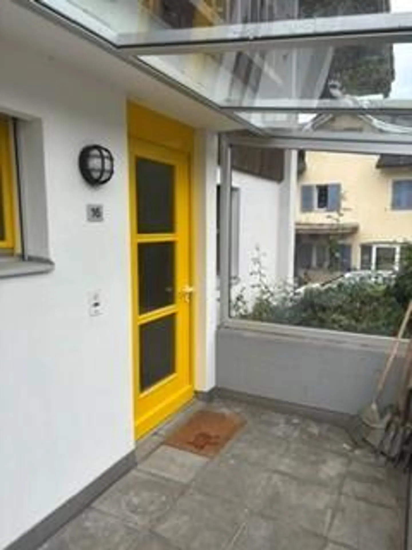 Freshly renovated 3.5 room apartment (half house) with lake view - Photo 3 of 12