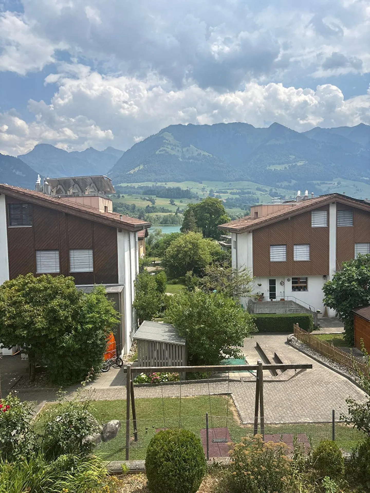 Freshly renovated 3.5 room apartment (half house) with lake view - Photo 4 of 12