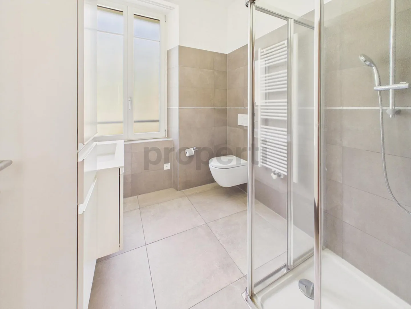 Maison multiplex élégante de 10,5 pièces avec balcon, Acquarossa - Photo 7 sur 11