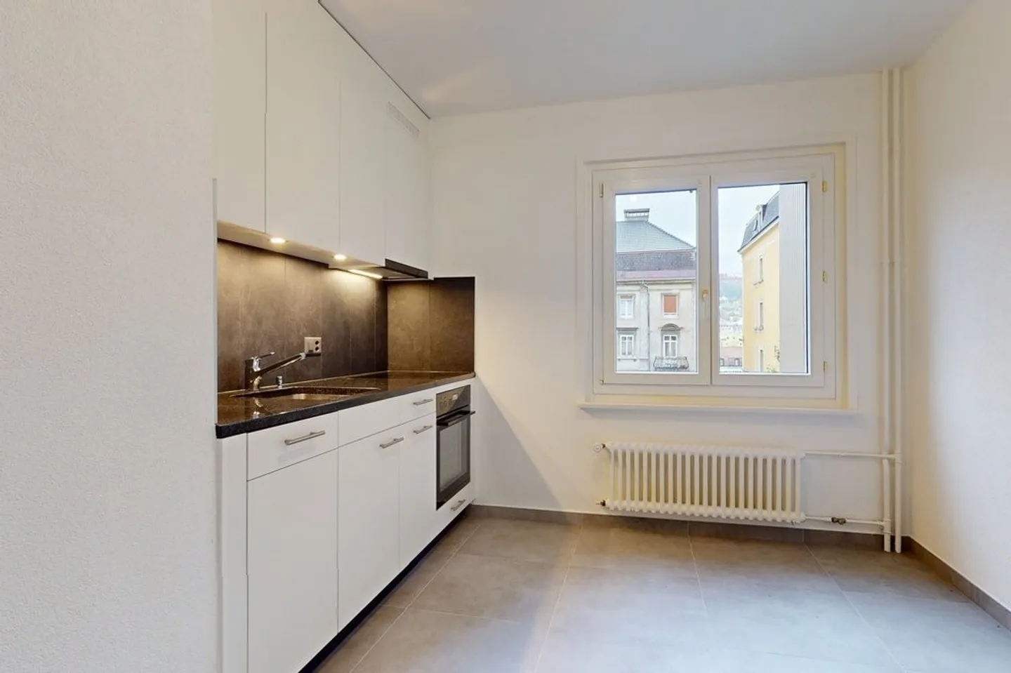 Bellissimo studio completamente ristrutturato - Foto 2 di 6