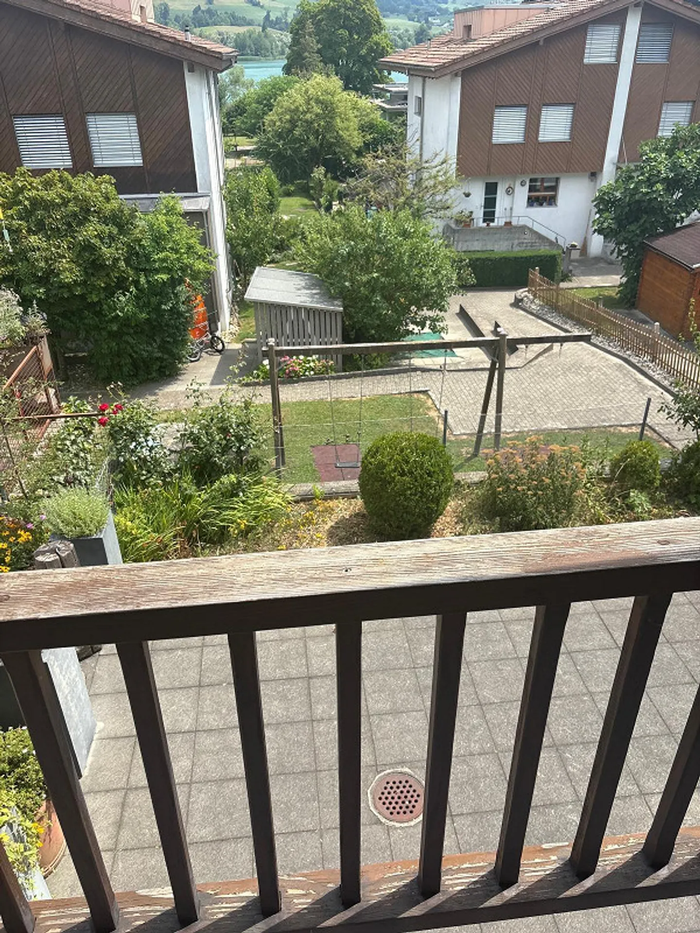 Freshly renovated 3.5 room apartment (half house) with lake view - Photo 12 of 12