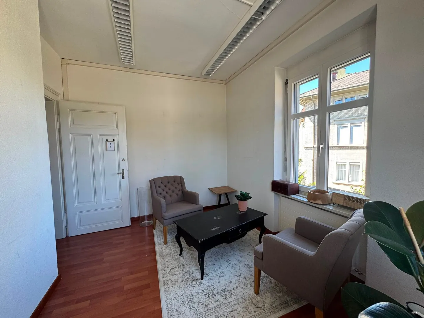 11 m² Bureau à Louer - Villa Urbaine, Central à Winterthur - Photo 7 sur 10