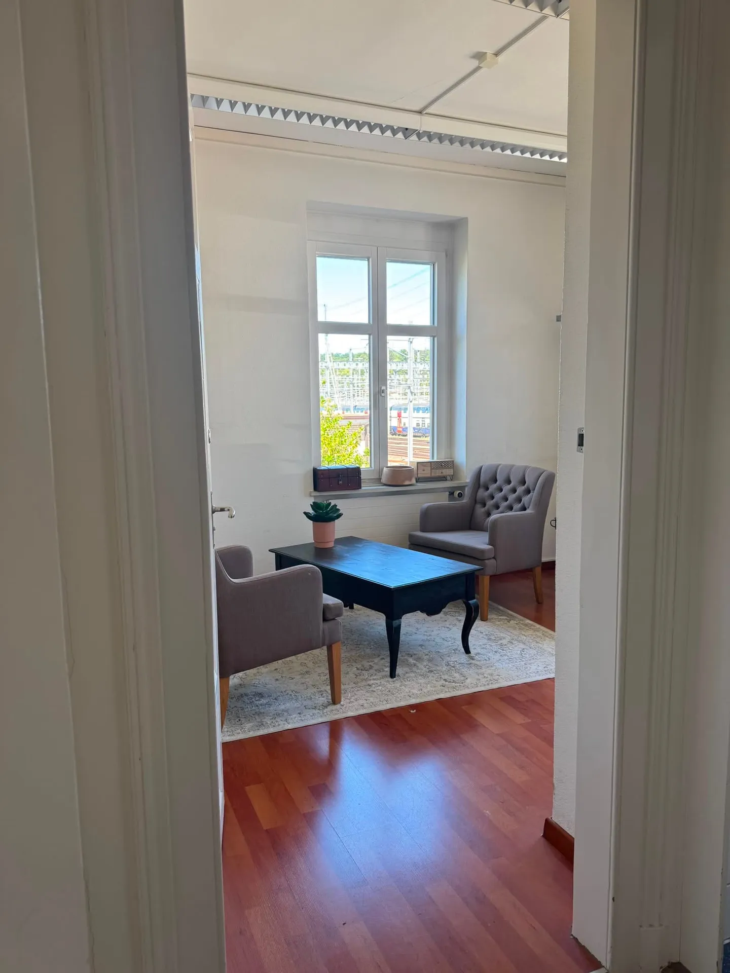 11 m² Bureau à Louer - Villa Urbaine, Central à Winterthur - Photo 5 sur 10