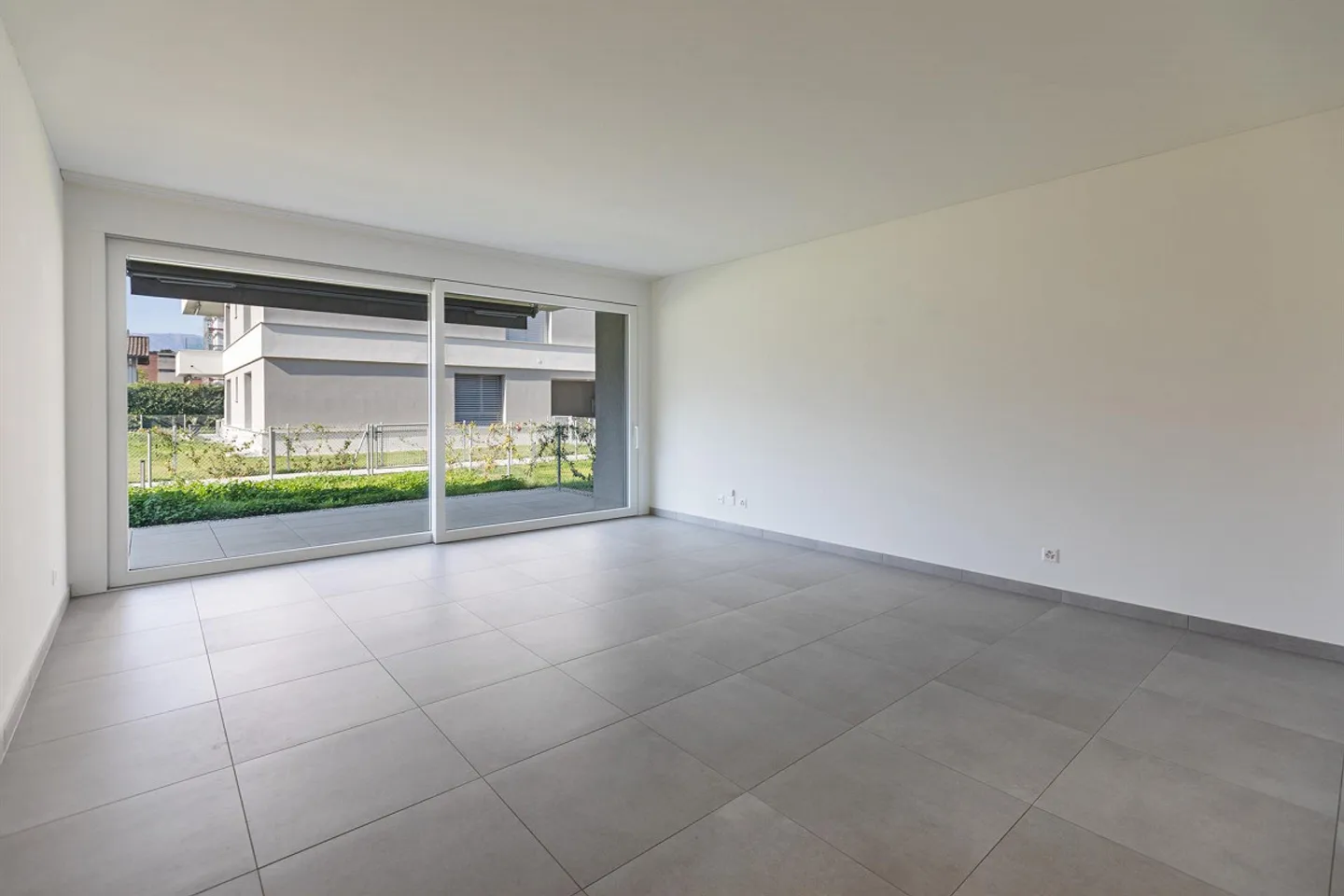 «Splendido 2.5 locali con giardino privato» - Foto 2 di 9
