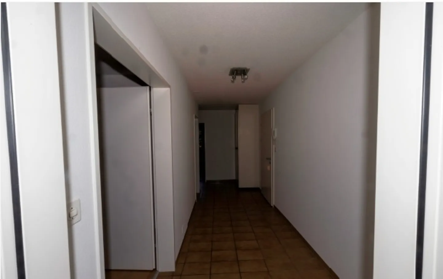 Spacious Family Apartment - Photo 4 of 9