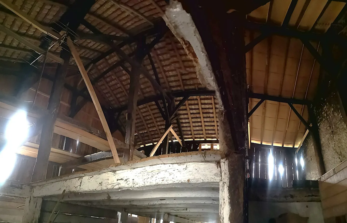 Maison avec ancienne grange, grand terrain avec jardin champêtre - Photo 7 of 30