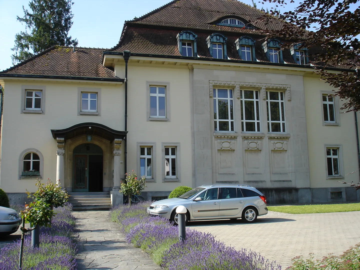 Top uffici o locali di pratica in una vecchia villa di fabbricante - Foto 2 di 5