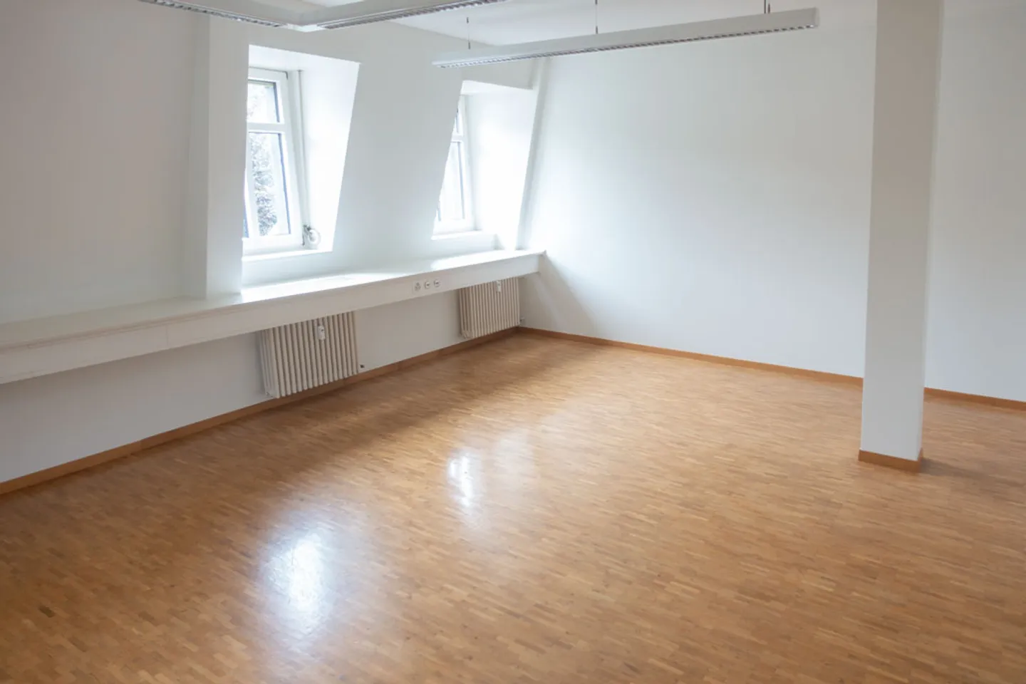 Top uffici o locali di pratica in una vecchia villa di fabbricante - Foto 1 di 5